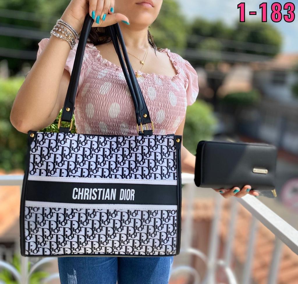 Classic Tommy Hilfiger 2 Pieces Set Ladies Bag