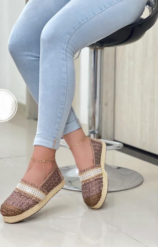 Smart Ladies Wedge Shoe