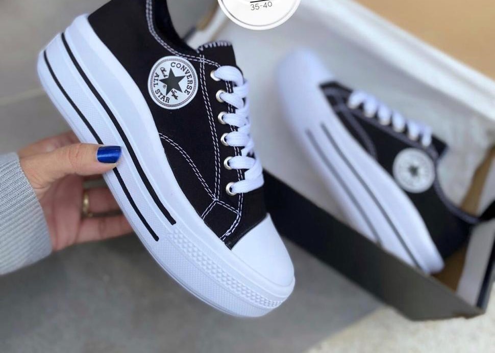 Black Converse All Stars Sneaker