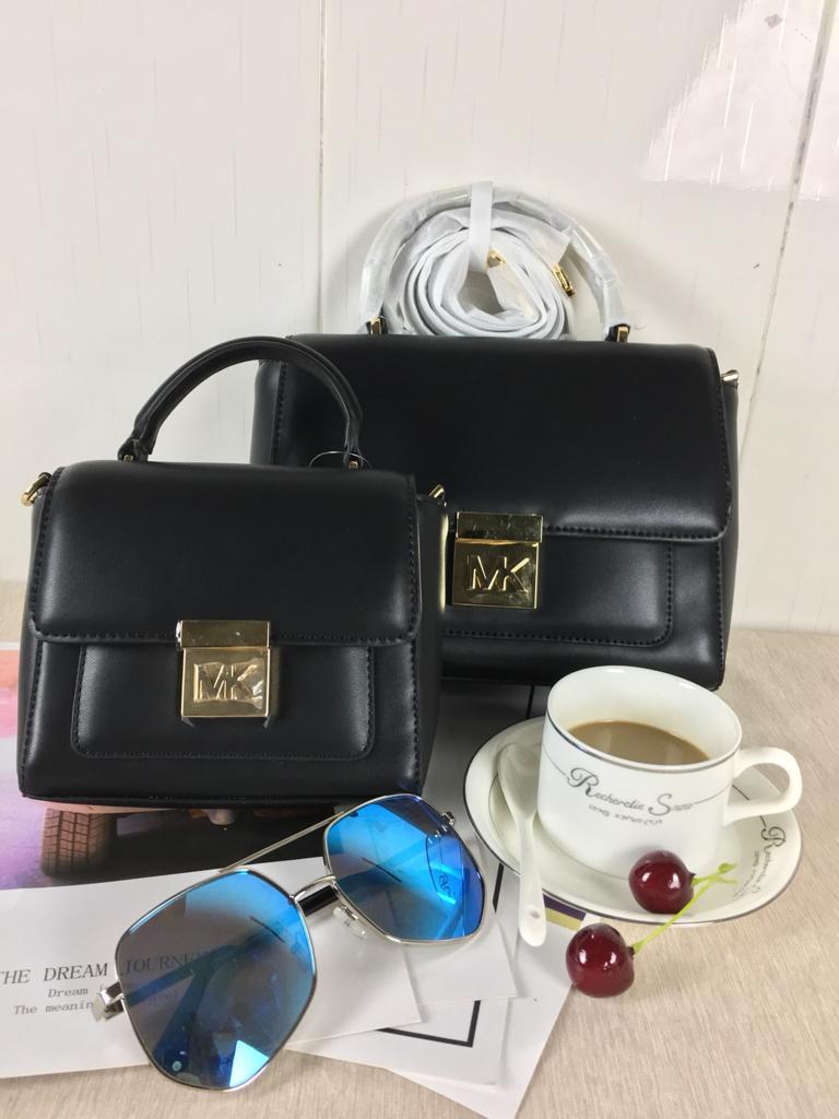 Black Michael kors bags 22.5-15.5-8.5cm 15.5-12.5-6.5cm 8