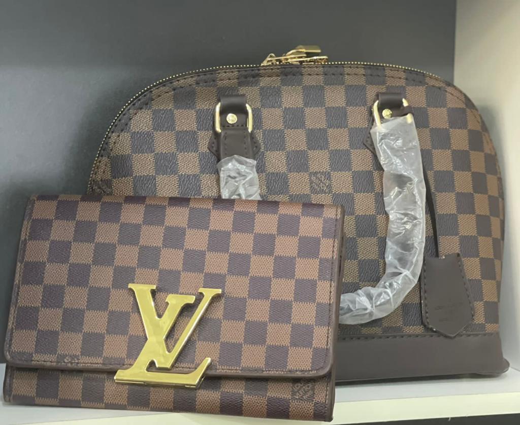 LV 2-piece set - luxurybags