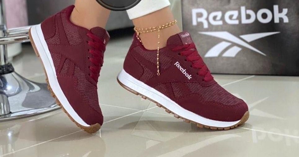 Reebok Sneakers