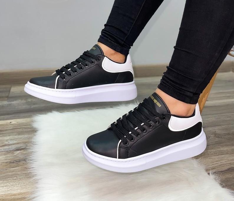 Ladies New Fashion Black Footwear