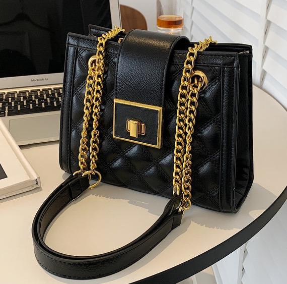 Lingge Chain Large Capacity One-shoulder Messenger Bags